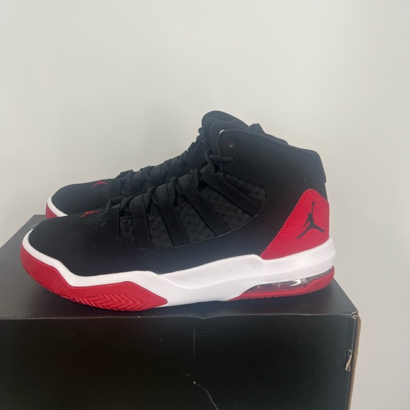 Nike Jordan Max Aura Black and Red Size 10 - Picture 3 of 5